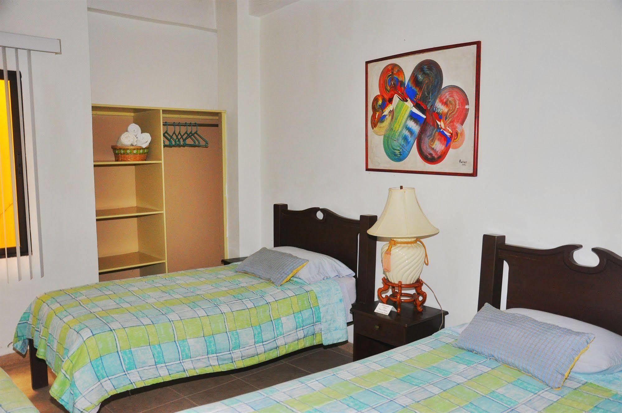 Hotel Casa De Espana La Ceiba Buitenkant foto