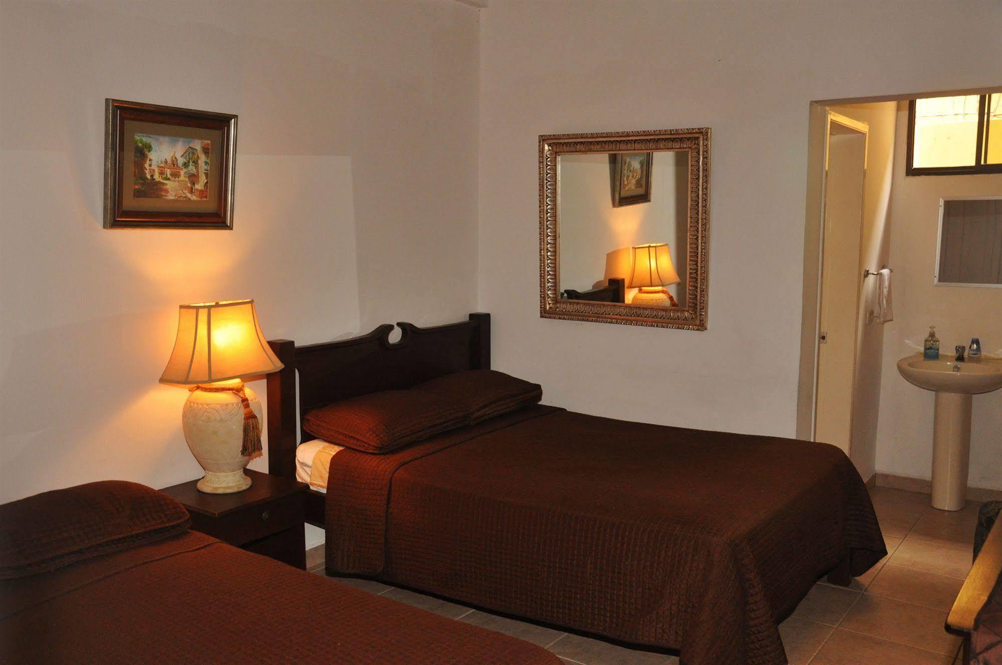 Hotel Casa De Espana La Ceiba Buitenkant foto